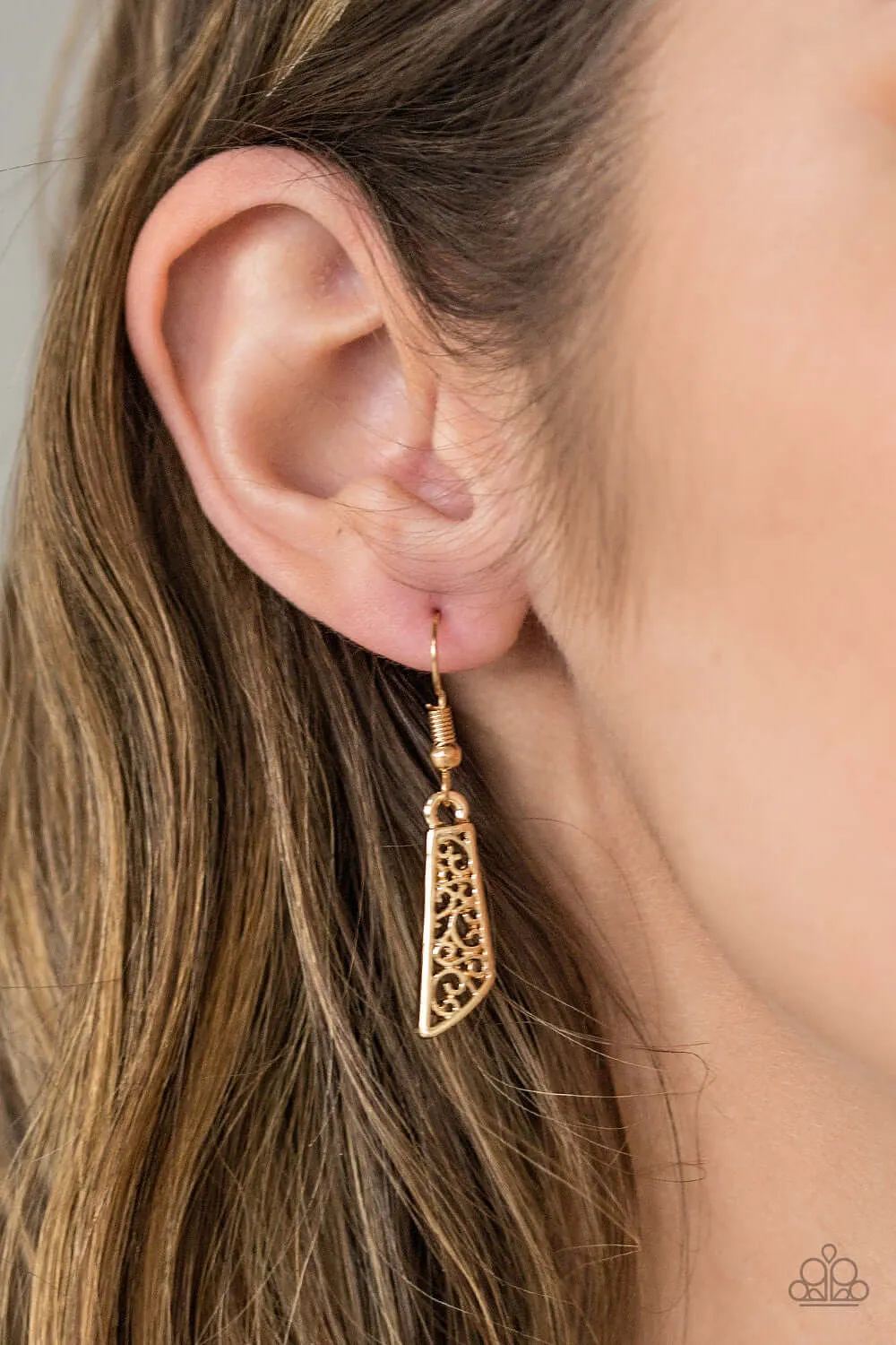 Paparazzi Accessories  - Cave Girl Grotto #N912 Peg- Gold Necklace