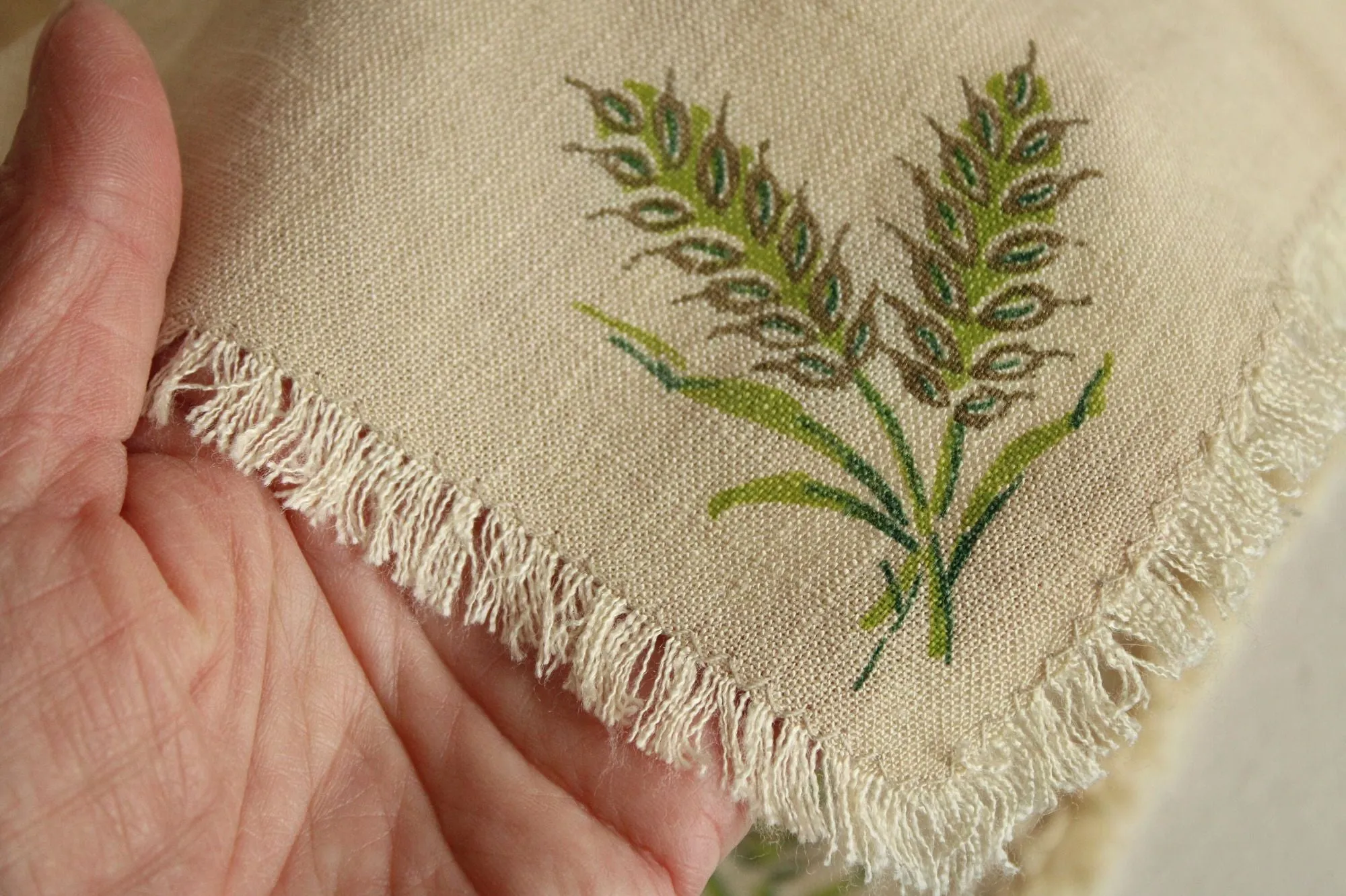 Vintage 1970s 1980s Set of Four Napkins with a Lavender or Wheat Print on Beige Linen