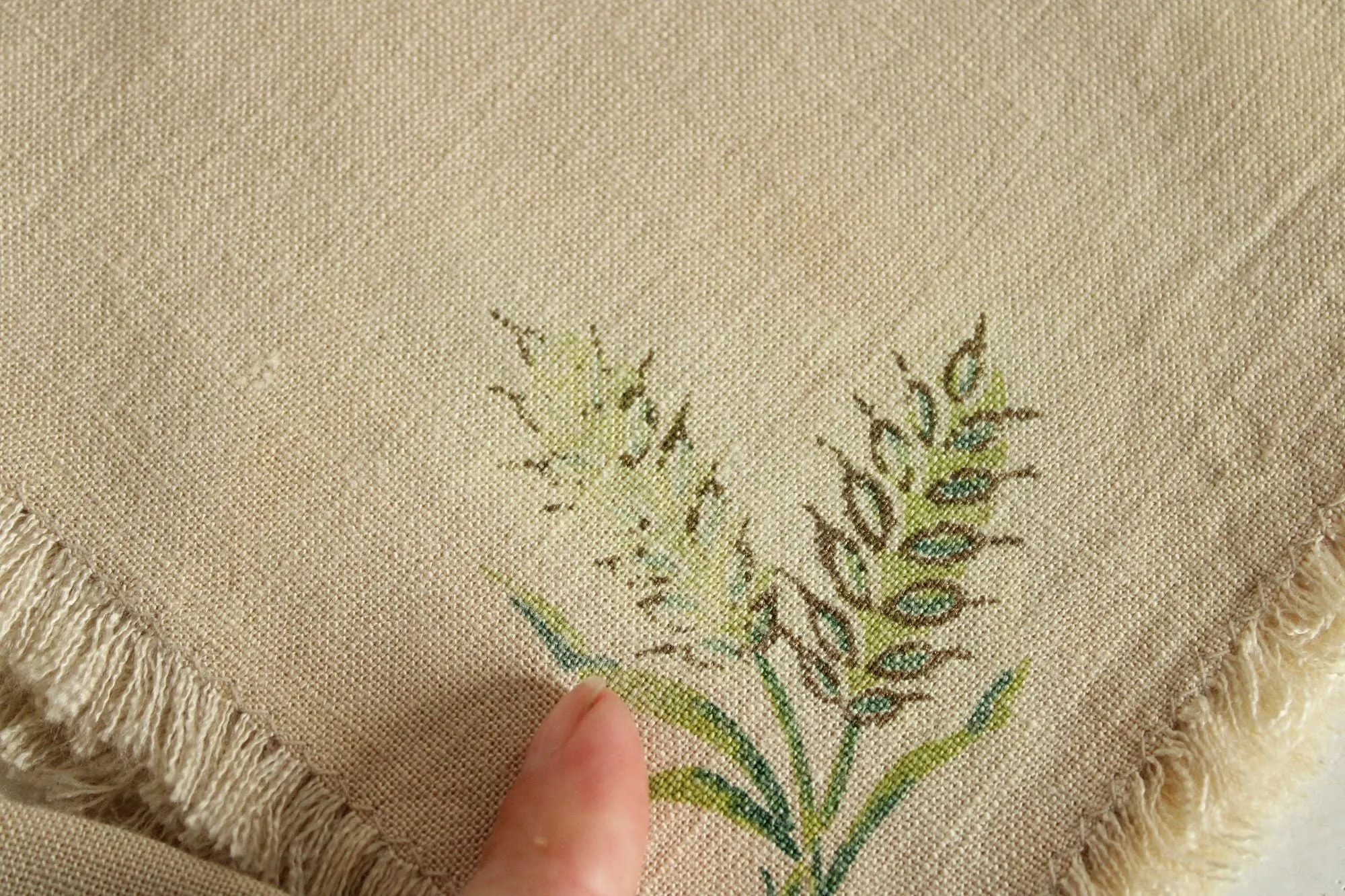 Vintage 1970s 1980s Set of Four Napkins with a Lavender or Wheat Print on Beige Linen